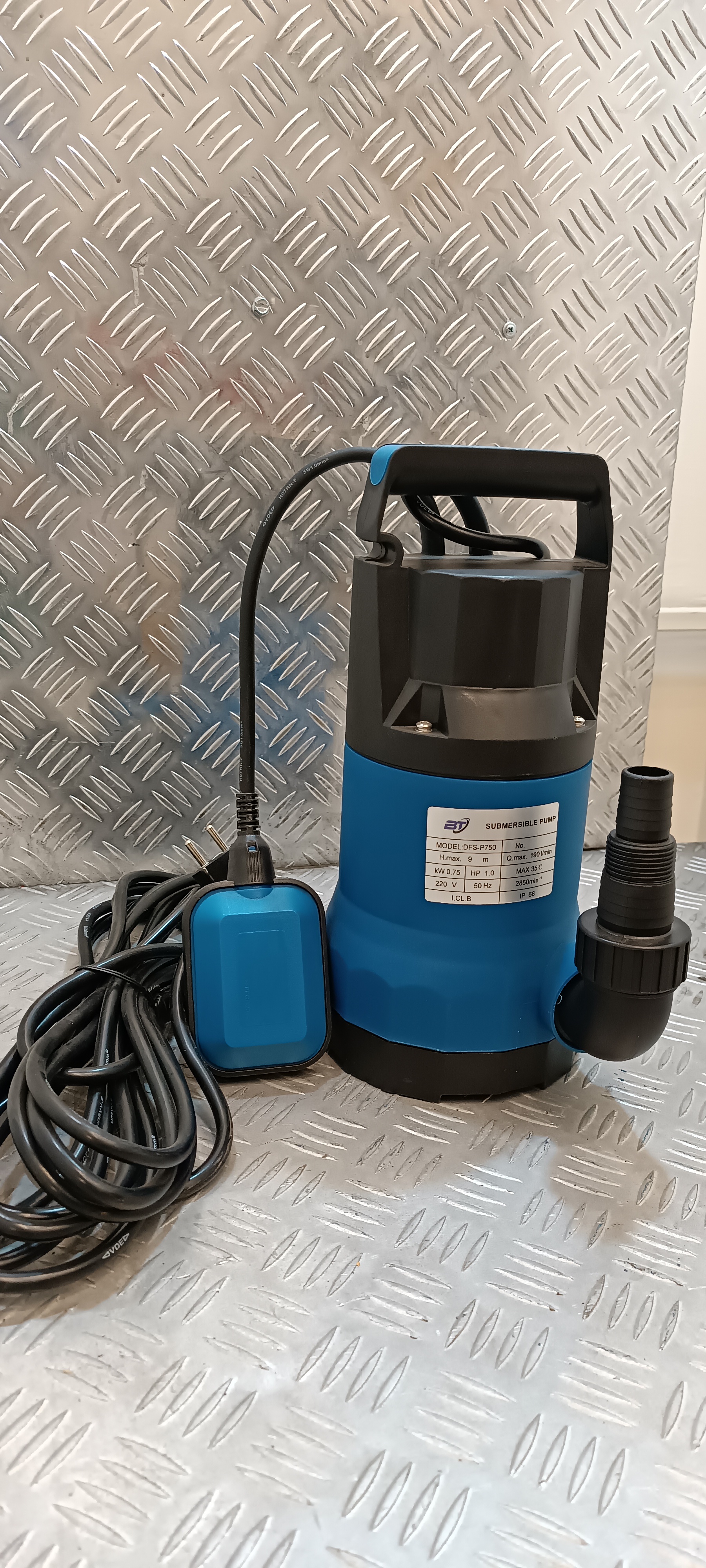 کف کش 9متری بدنه پلاستیک BT مدل DFS-P750